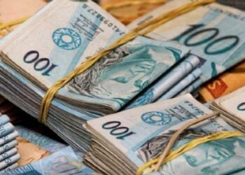 Lula Sanciona Lei que Limita Crescimento do Salário Mínimo