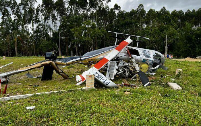 Helicóptero cai em Penha com cinco pessoas a bordo, próximo ao Beto Carrero