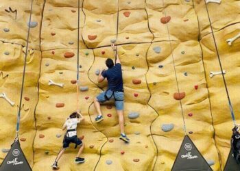 Maior parque de dinossauros do Brasil amplia atrações