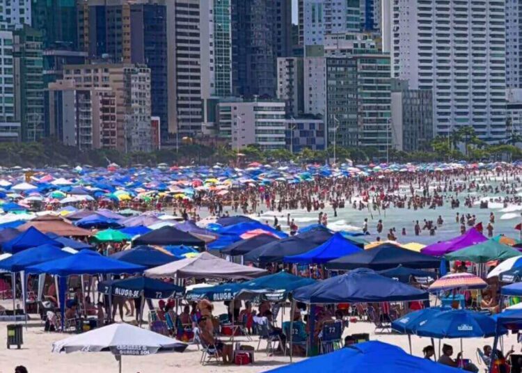 Fim de Semana de Altas Temperaturas e Pancadas de Chuva Típicas de Verão