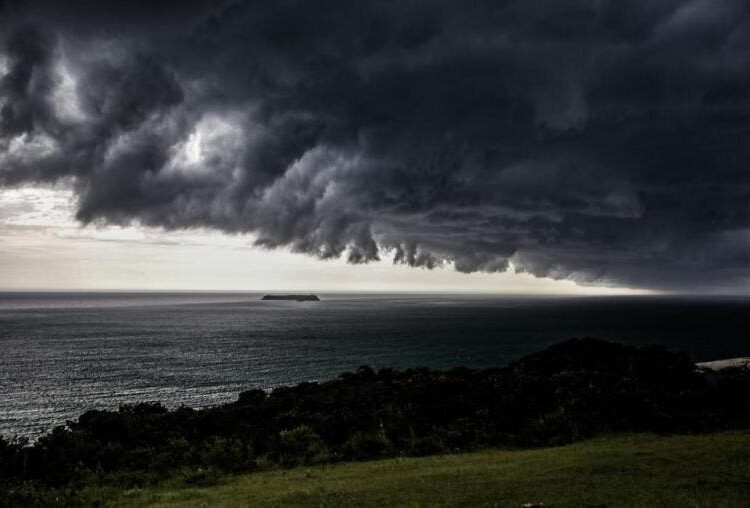 Ventos de até 100 km/h e granizo colocam Santa Catarina em alerta