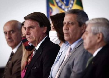 PGR denuncia Bolsonaro e mais 33 pessoas por tentativa de golpe de Estado