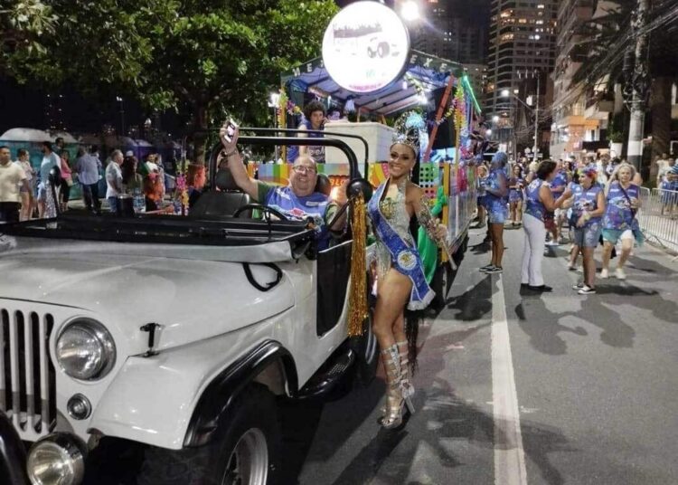 BC Folia: Charangas levam música e tradição ao Carnaval de rua de Balneário Camboriú