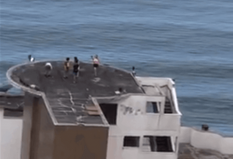 VÍDEO: Jovens são flagrados em heliponto onde atleta morreu em Balneário Camboriú