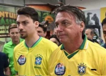 Filho de Jair Bolsonaro Deve Quase R$ 500 Mil ao Banco e Negocia Pagamento