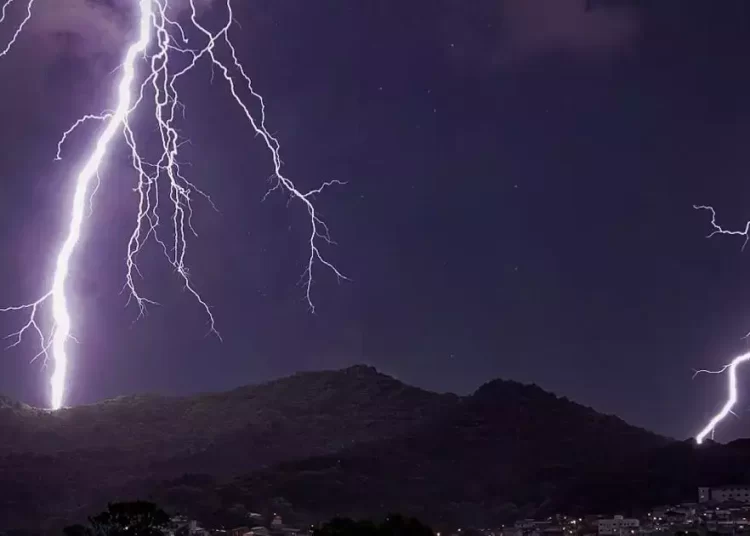 Santa Catarina em alerta: temporais atingem oito regiões neste domingo