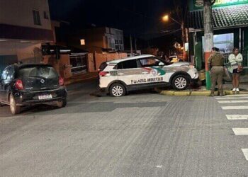 Polícia Militar se envolve em acidente no centro de Camboriú