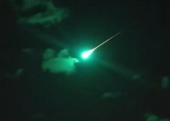Luzes do Espaço: O Meteoro Verde que Encantou Santa Catarina