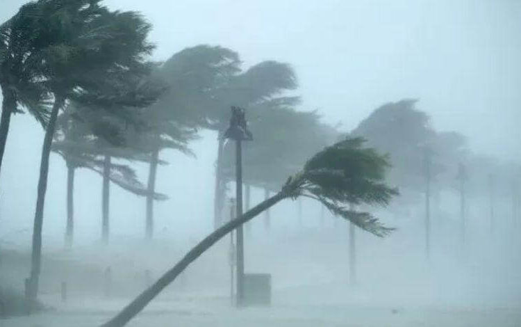 ATENÇÃO: Ciclone coloca SC em alerta máximo: ventos de até 130 km