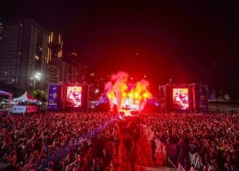 Show do Jota Quest agita mais de 100 mil pessoas na Praia Central em BC