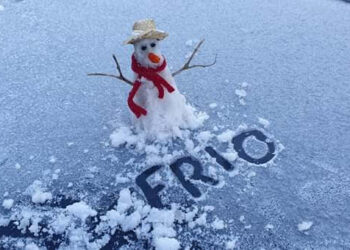 Frio intenso, ventania e mar agitado marcam a sexta-feira em Santa Catarina