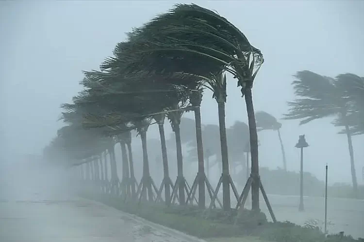 ALERTA: Ciclone se aproxima e deve causar ventos de até 80 km/h em Santa Catarina
