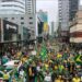 VÍDEO: Ato “Reaja Brasil” reúne mais de 10 mil em Balneário Camboriú com pedidos de impeachment e críticas ao STF