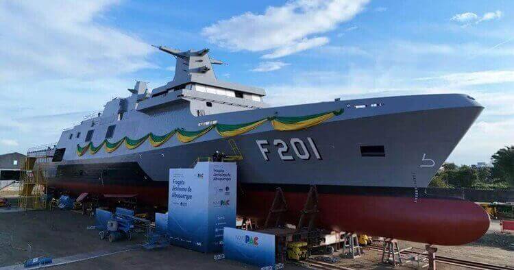 Navio de guerra construído em Itajaí entra para a frota da Marinha