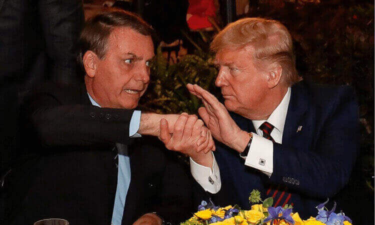 Trump critica comércio com o Brasil e defende Bolsonaro: “homem honesto”