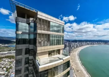 Quer ser vizinho do Neymar? Cobertura mais alta da América Latina está à venda por R$ 125 milhões