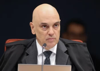 Todos os senadores de SC agora apoiam afastamento de Alexandre de Moraes
