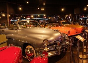 Dia do Antigomobilismo: museus em SC guardam raridades que marcaram a história do automóvel