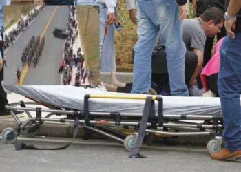 VÍDEO: Motorista de Camboriú perde freio de Jeep e atinge mulheres no Desfile Cívico de Brusque