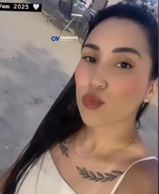 Jovem morre após cair de moto e ser atropelada na Transluzia, em Camboriú