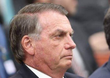 Bolsonaro é diagnosticado com câncer de pele após análise