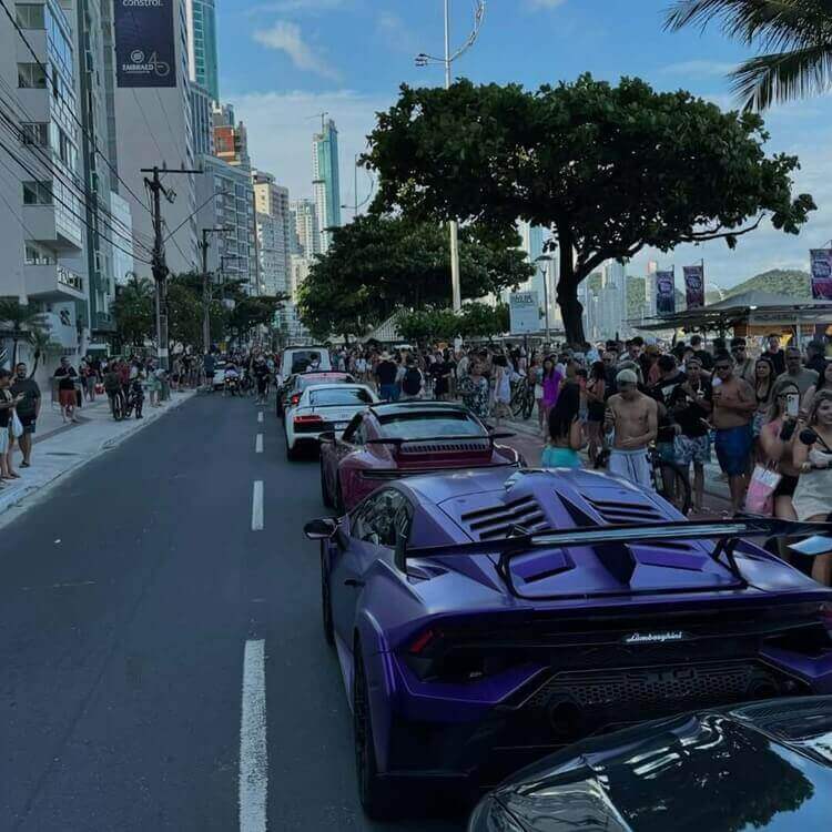 Supercarros de luxo vão invadir Balneário Camboriú nesta sexta-feira