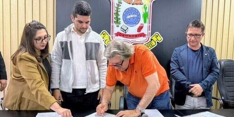 Prefeitura de Camboriú autoriza início de obras para ponte e quadra de esportes