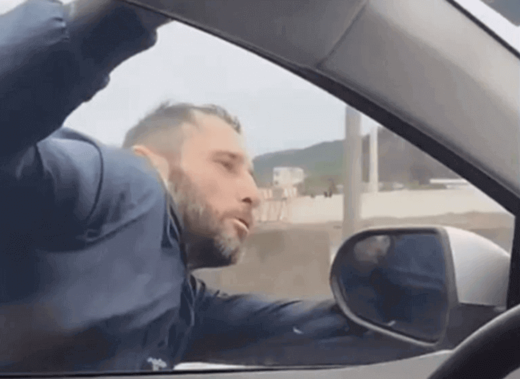 VÍDEO: Para por favor: ladrão é arrastado por carro e cai no asfalto em Itajaí