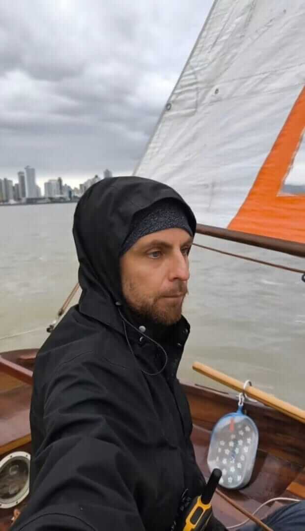 Velejador registra momentos finais antes de morrer no litoral de SC