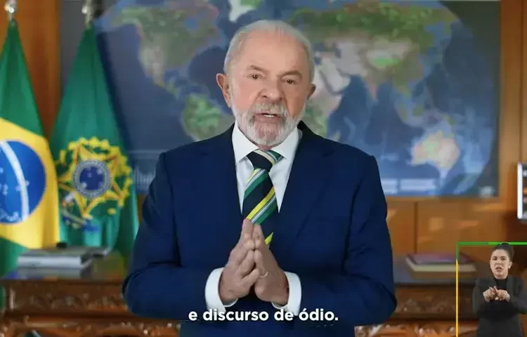 Lula reforça defesa da democracia e critica “traidores da pátria” em pronunciamento