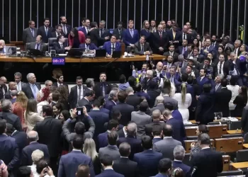 Câmara aprova, por 311 a 163, regime de urgência para projeto sobre anistia