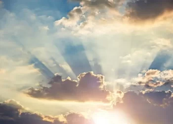 Santa Catarina terá fim de semana com chuva, sol e calor de até 35°C