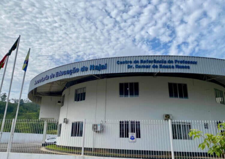 Itajaí anuncia processo seletivo para professores e agentes de educação em 2026