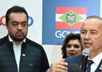 VÍDEO: Jorginho Mello apresenta comandantes das forças de segurança de SC ao governador do Rio de Janeiro Cláudio Castro