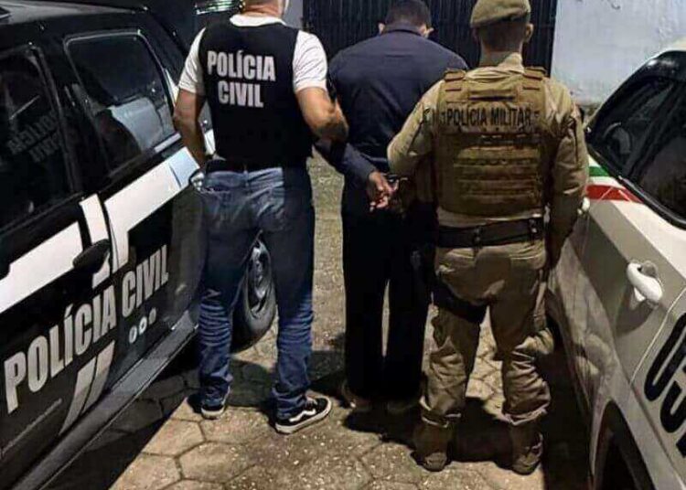 Criminoso do Comando Vermelho é capturado após se esconder em Camboriú