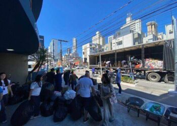 Balneário Camboriú e Camboriú unem forças e enviam toneladas de doações ao Paraná