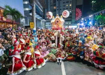 Viva o Natal BC: desfiles temáticos na Avenida Atlântica iniciam nesta quarta-feira