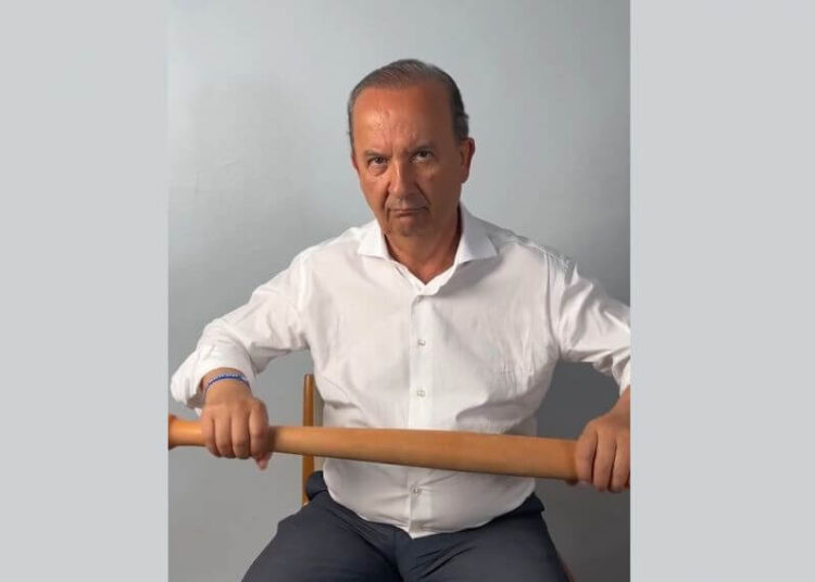 Polêmica em SC: Deputada leva ao MP vídeo de Jorginho Mello com porrete