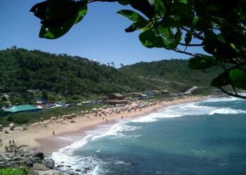 Vereador quer proibir o naturismo na Praia do Pinho e transformar o local em área familiar