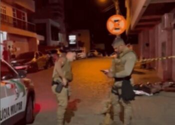 Adolescente morre após ser esfaqueado no Centro de Camboriú