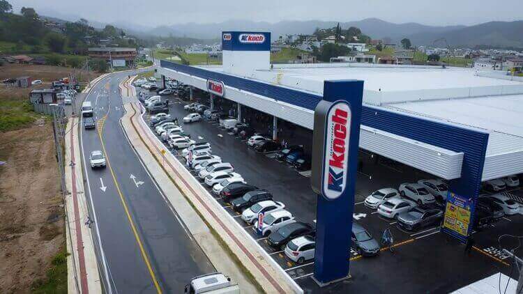 Grupo Koch anuncia abertura de novas lojas em Balneário Camboriú e Camboriú e oferece 240 vagas de emprego