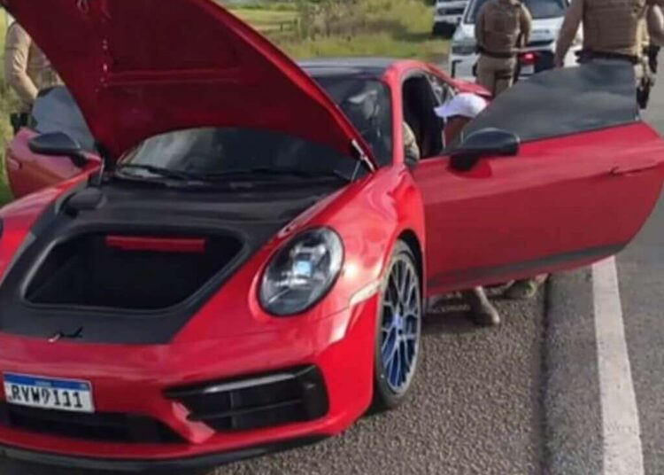 PM recupera Porsche de R$ 1,5 milhão furtado em BC e prende suspeito em Florianópolis