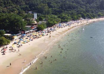 Reviravolta: votação é anulada e praia de Laranjeiras volta ao limite de três andares