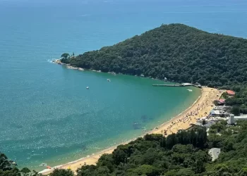 Construção de prédios é aprovada na Praia de Laranjeiras em Balneário Camboriú
