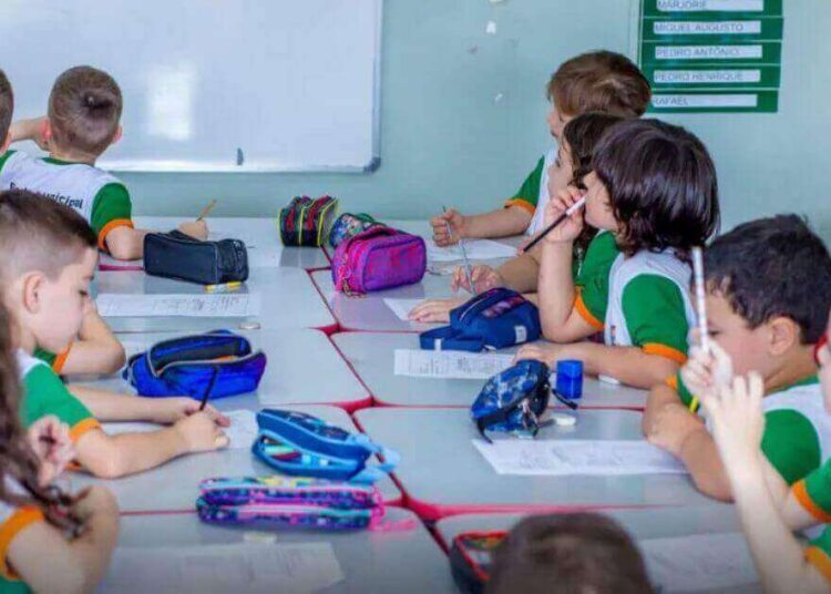 Volta às aulas em Camboriú é adiada para 19 de fevereiro após decisão judicial