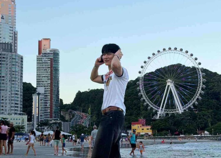 Influenciador coreano chega a Balneário Camboriú para show de Ana Castela