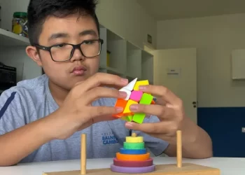 Estudante de 12 anos conquista ouro inédito em olimpíada nacional de matemática e leva destaque para Balneário Camboriú