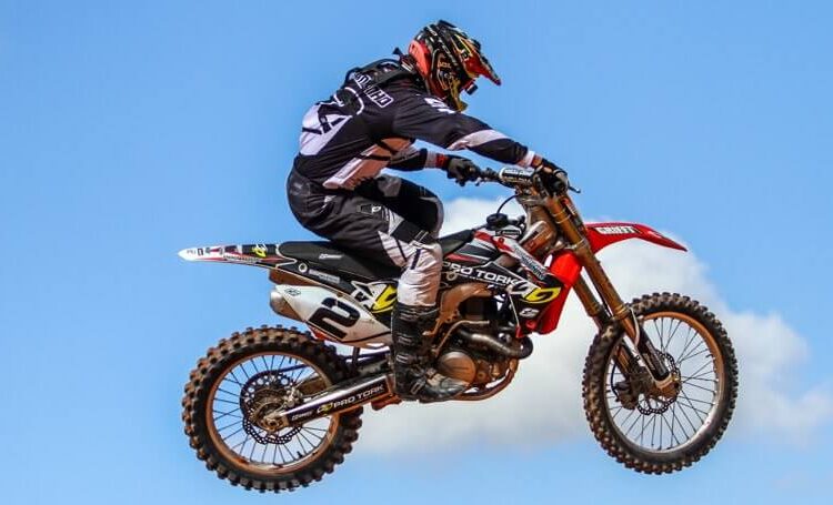 Luto no motocross: Chumbinho Becker morre aos 56 anos após acidente em Santa Catarina