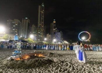 Festa de Iemanjá acontece na Praia Central de Balneário Camboriú neste domingo