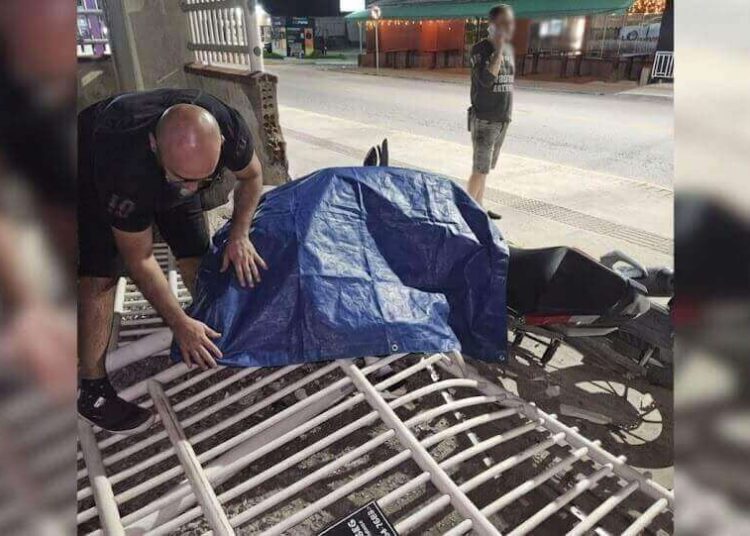 Motociclista morre após perder controle e colidir contra residência em Camboriú